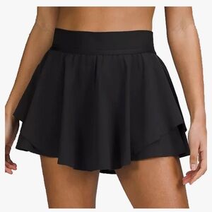 Husnainna Ladies size 10 tennis skirt with pockets.